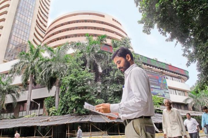 Markets Live: Sensex, Nifty up, Infosys rises 4% on Nandan Nilekani return